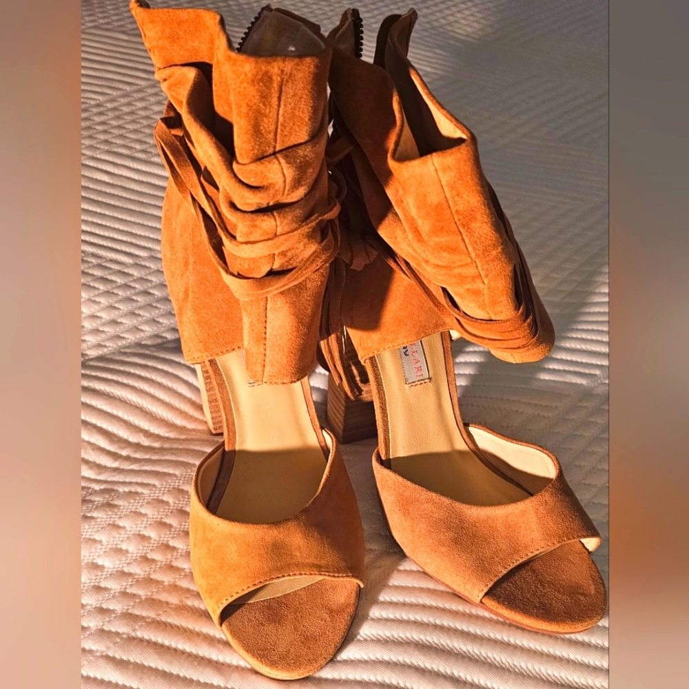 NWOT Kristin Cavallari Peep Toe Heel Sandal
